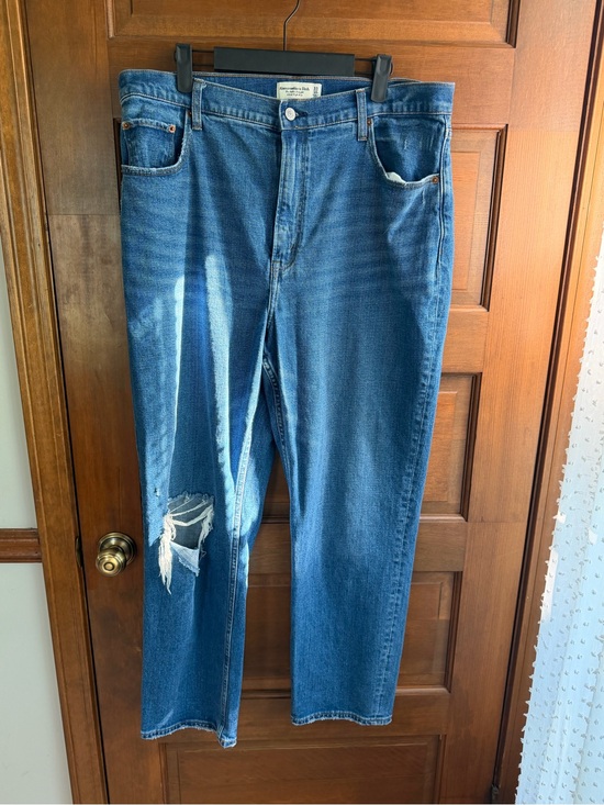 Abercrombie & Fitch Denim - Abercrombie & Fitch The Ankle Straight Ultra High Rise Jean